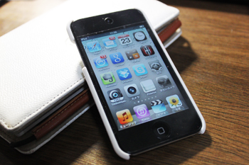 TUNEWEAR 第4世代iPod Touchハードケース ホワイト